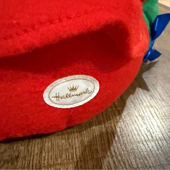 vintage Hallmark Chris the Elf Bear from the Santa's Workshop collection - Picture 3 of 3